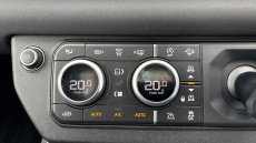 Land Rover Defender 3.0 D200 SE 110 5dr Auto Diesel Estate